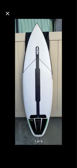 JS Xero surfboard with hydroglass upright fins