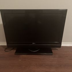 LG 32 Inch Flat Screen TV