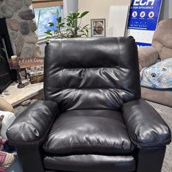 Recliner (brown)