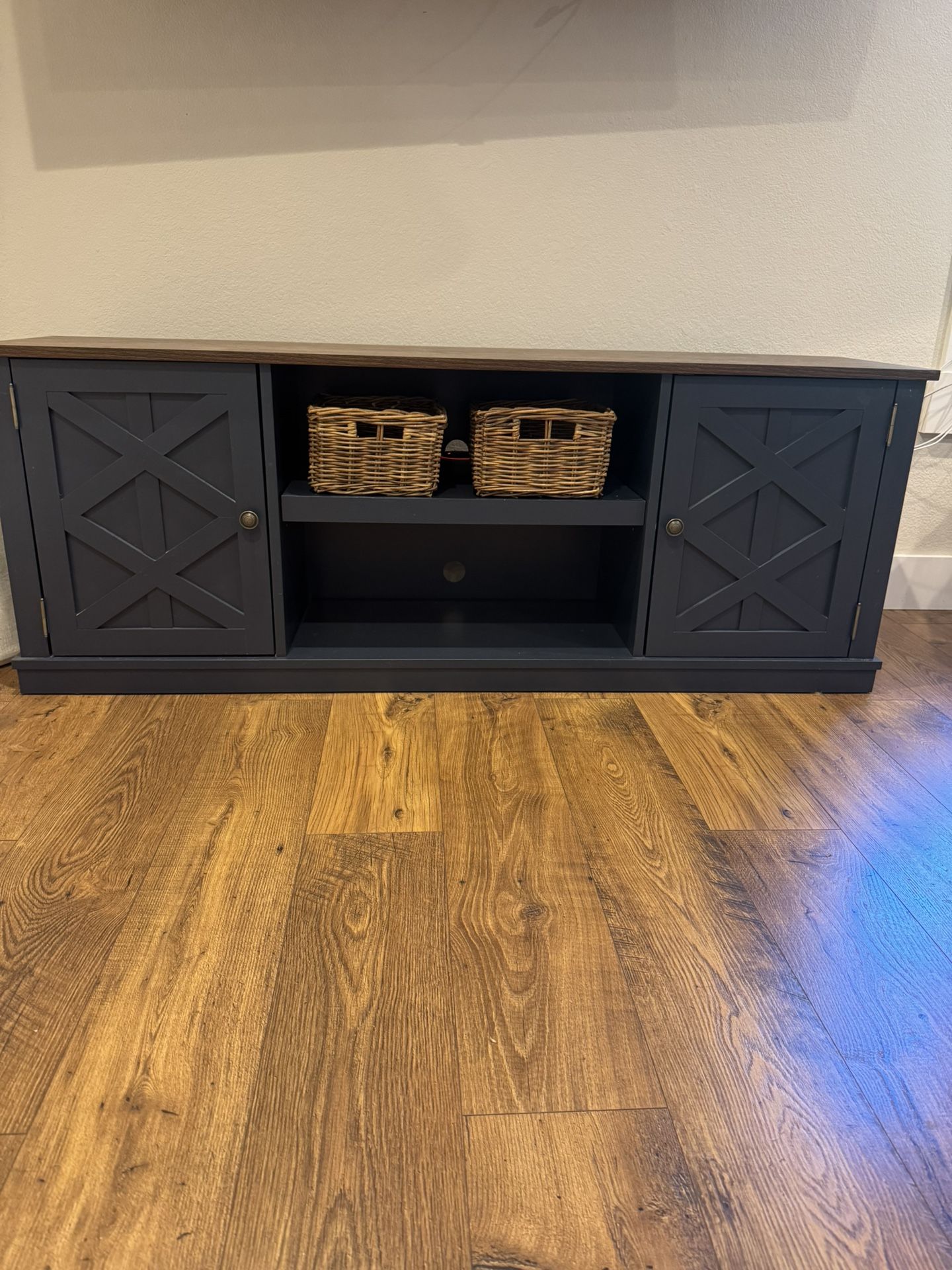 Like New TV Or Other Console