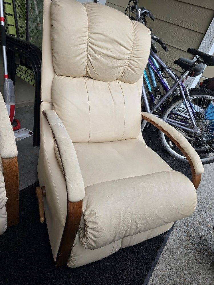 Reclinable Chair