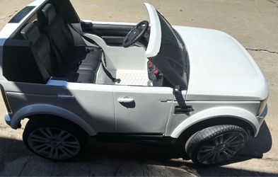 Land Rover Kids Electric Ride-On Car