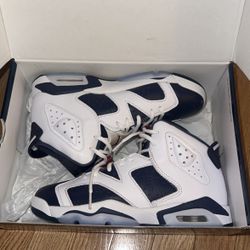 Air Jordan 6 Retro (GS) Size 6.5 Y