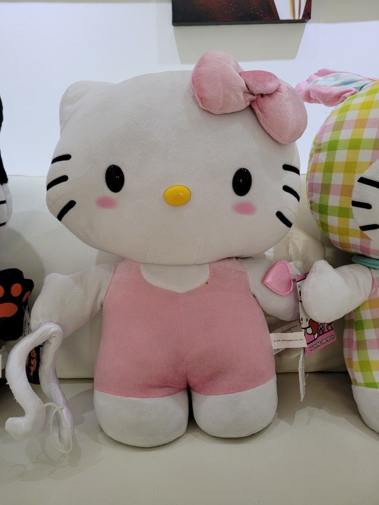 Hello Kitty Valentine Greeter Plush – Pink Outfit – Almost New w/ Tag – 22”