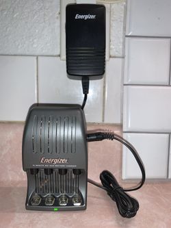 ENERGIZER NiMH Battery Charger! For AA/AAA NiMH batteries! Fast charger! 15 minutes!