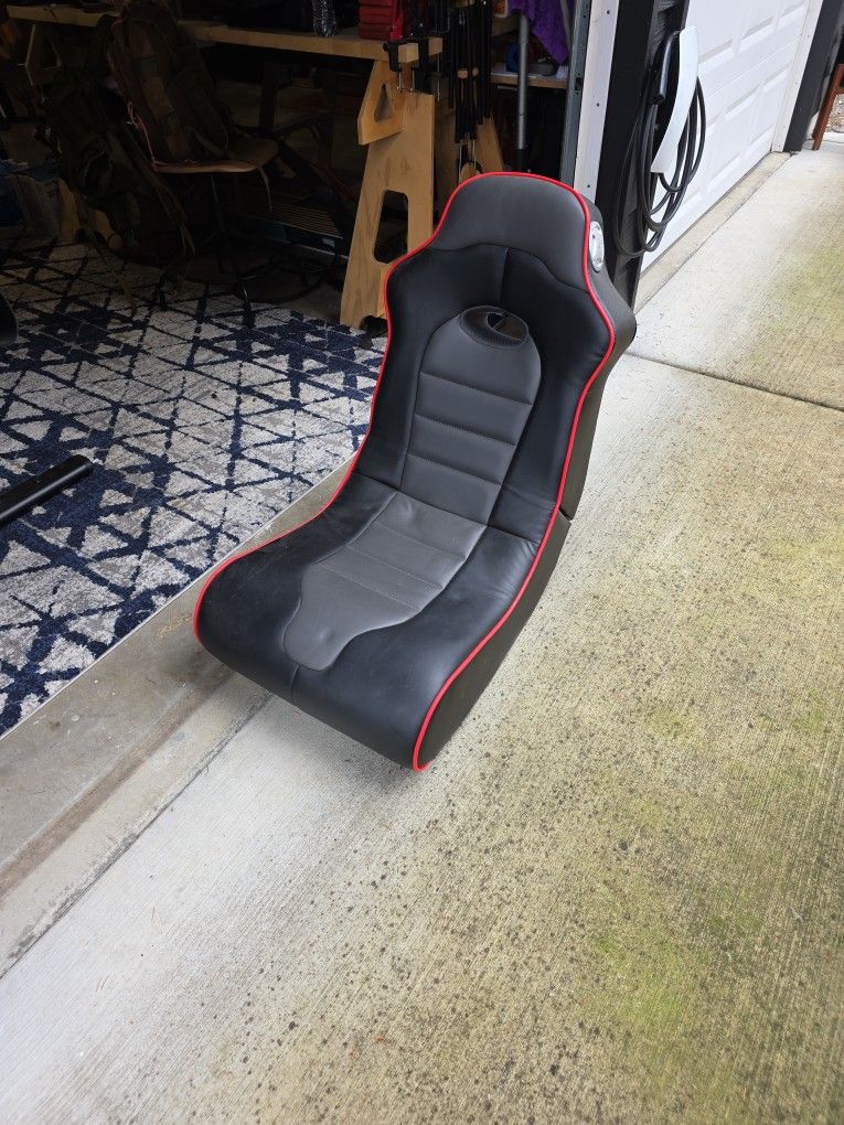 Gaming Chair With Speakers 