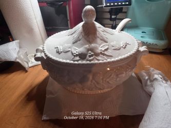 White Ceramic Soup Tureen with Lid