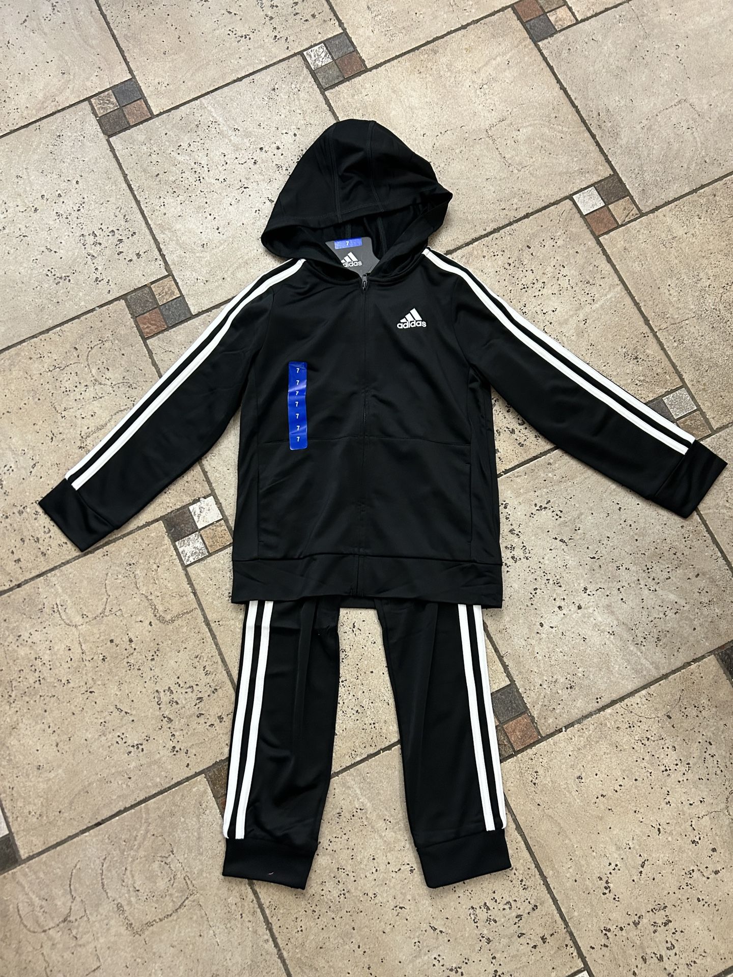 NWT Adidas boys 2pcs set size 7