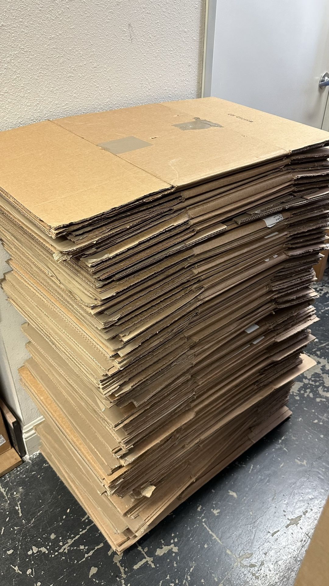 30 Moving Boxes 18/18/13 Tall