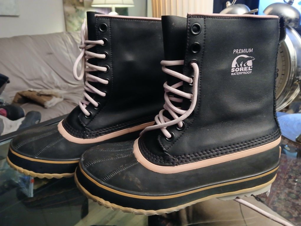 Sorel Women's Premium 1964 SIze 9 Winter Boots