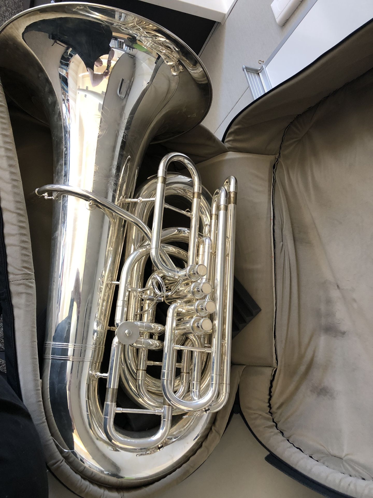 Eastman CC 5valve tuba in Cronkite case