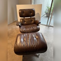 Eames Chair and Ottoman by Henry Miller - Like New - Richmond, CA