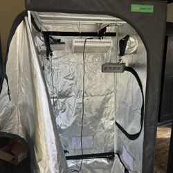 Grow Tent With 4 Lights 