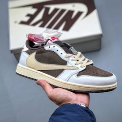 Jordan 1 Low Travis Scott Reverse Mocha 22