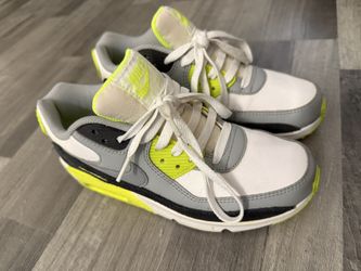 Nike Air max Sz 5.5Y Like New