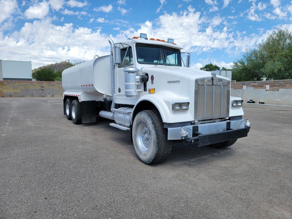 1996 KENWORTH T800 4k water truck T800 4000 gallons water truck