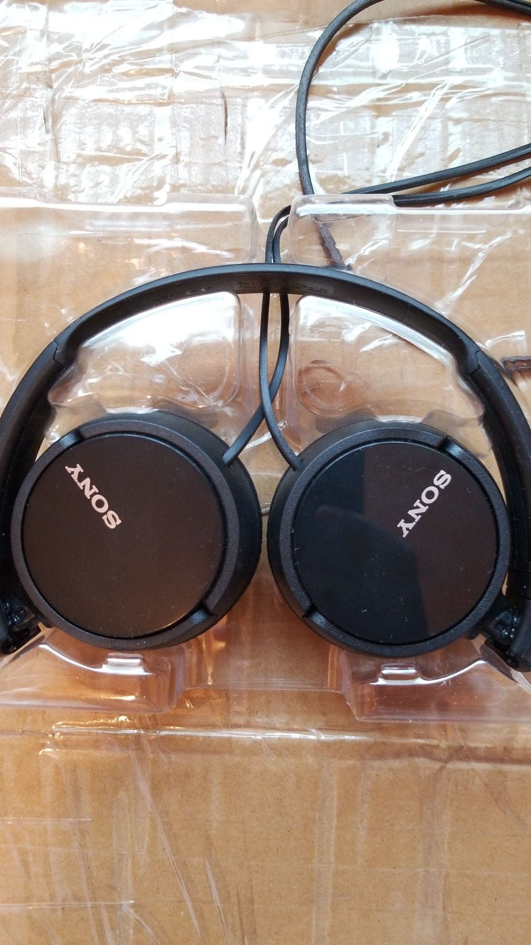 Sony MDR-ZX110 stereo headphones wired