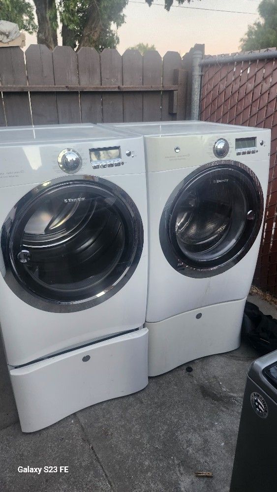Electrolux Laundry Storage Pedestals
