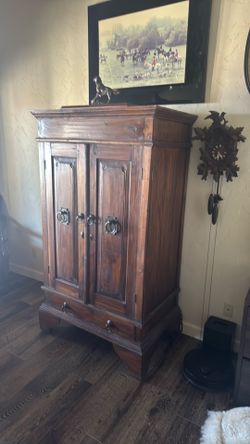 Tv hutch