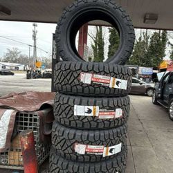 35 X 12.50 R22 Brand New Nitto Ridge Grappler