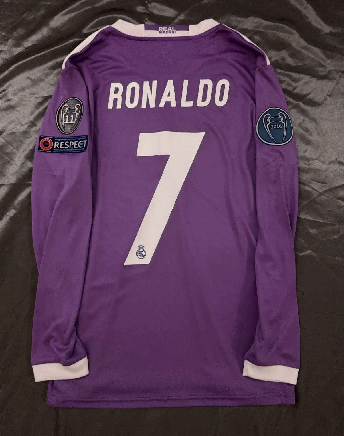 Ronaldo #7 Real Madrid 2017 Retro Kit Size S