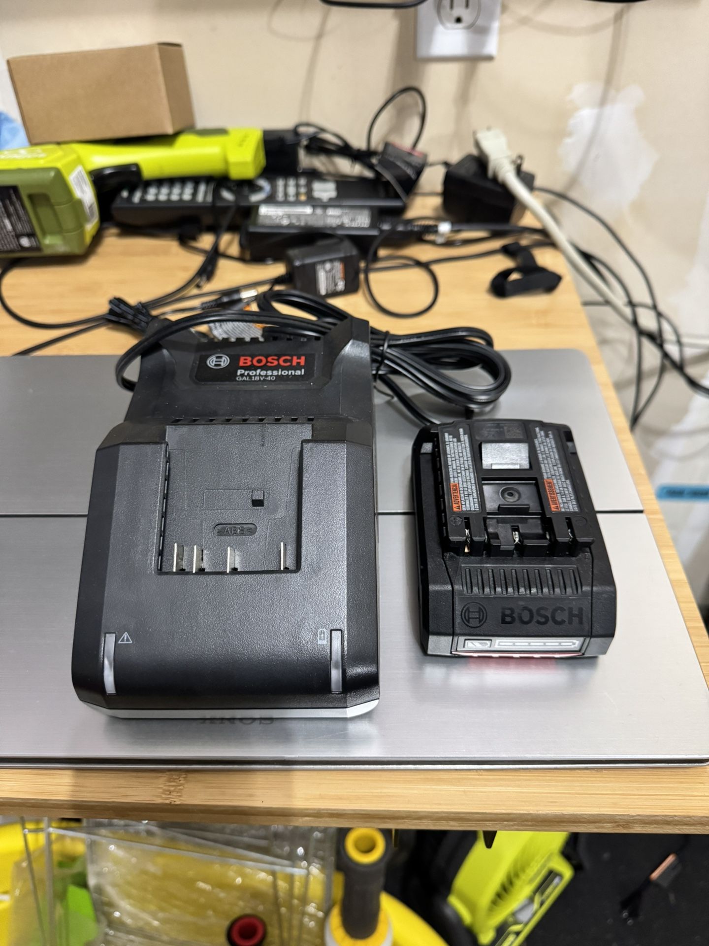 Bosch 18V Battery & Charger Set – Great Condition