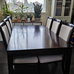 Mor Dining Table (6 + 2 Seater w/ extender)