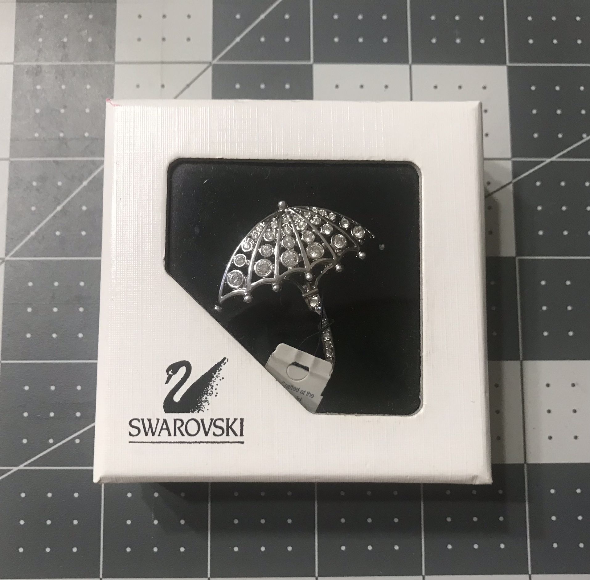 Open Box No used SWAROVSKI Signed Umbrella Pin Brooch Silver Tone Clear Crystal