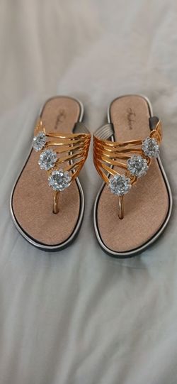 Rhinestone flip flops sz8