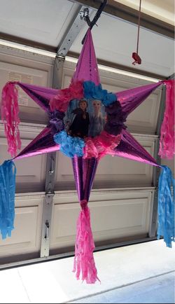 Frozen Star Pinata