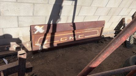 Tail gate