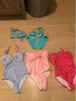 Swimwear/ Bikinis bundle (small sizes)
