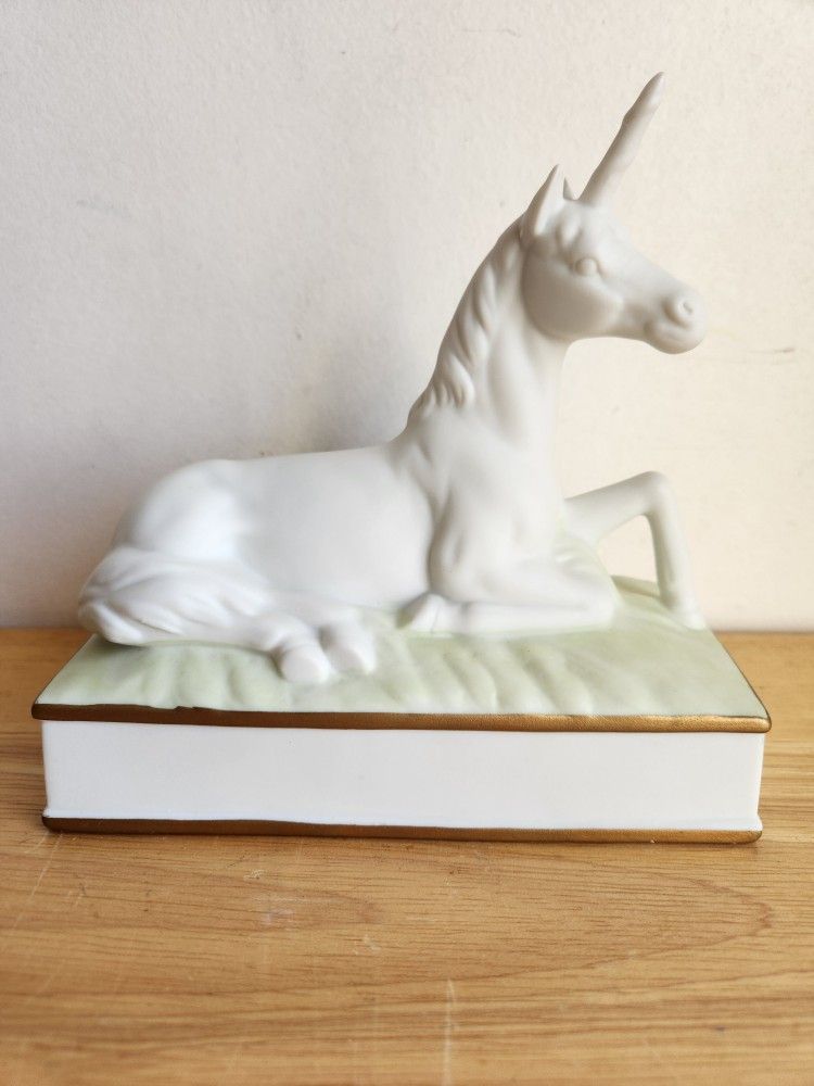 Unicorn Vintage Porcelain Mann Figure Music Box Windup