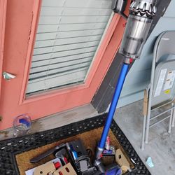 Dyson V!1 Torque Cordless Stick Vacuum Cleaner