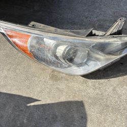 Headlight Passenger Side Hyundai Sonata 12