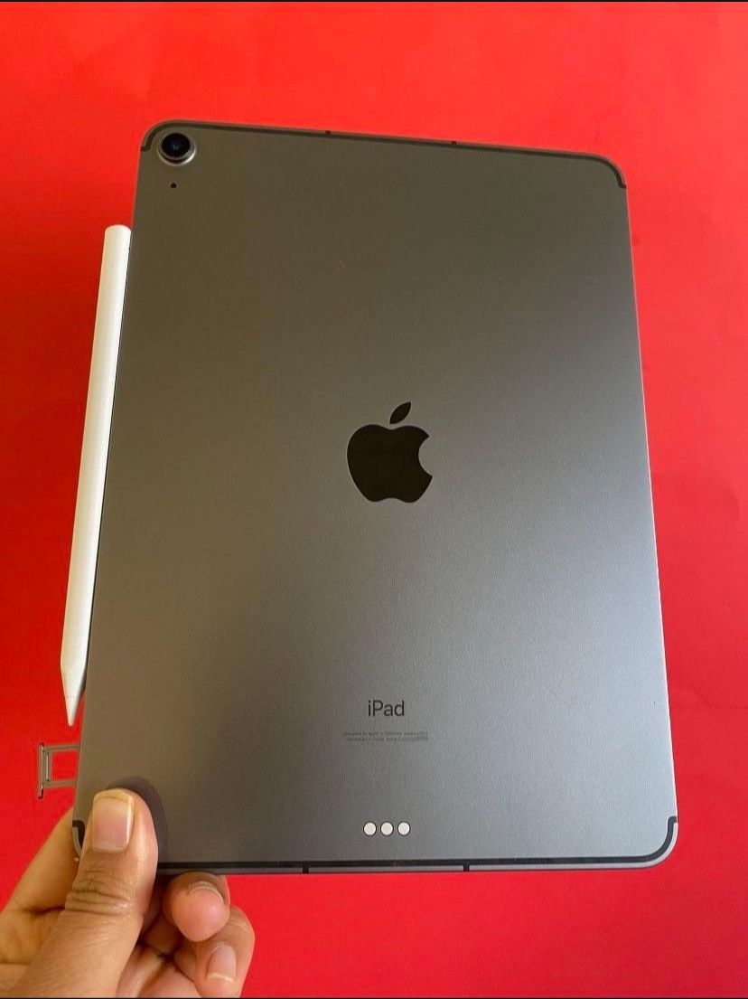 Apple IPad Air 4th Generation (10.9” Liquid Retina/ 2020 Model) 64GB Wifi +Cellular (AT&T/T-mobile / Verizon etc) with keyboard, pen & Accessories