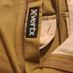 V E R T X  CARGO PANTS    (BRAND NEW) 38 X 32