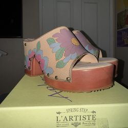L'Artiste Spring Step Teeshirt Platform Slide Sandals 7.5