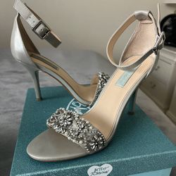 Women’s Heels 