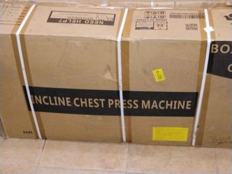 Incline Chest Press Machine