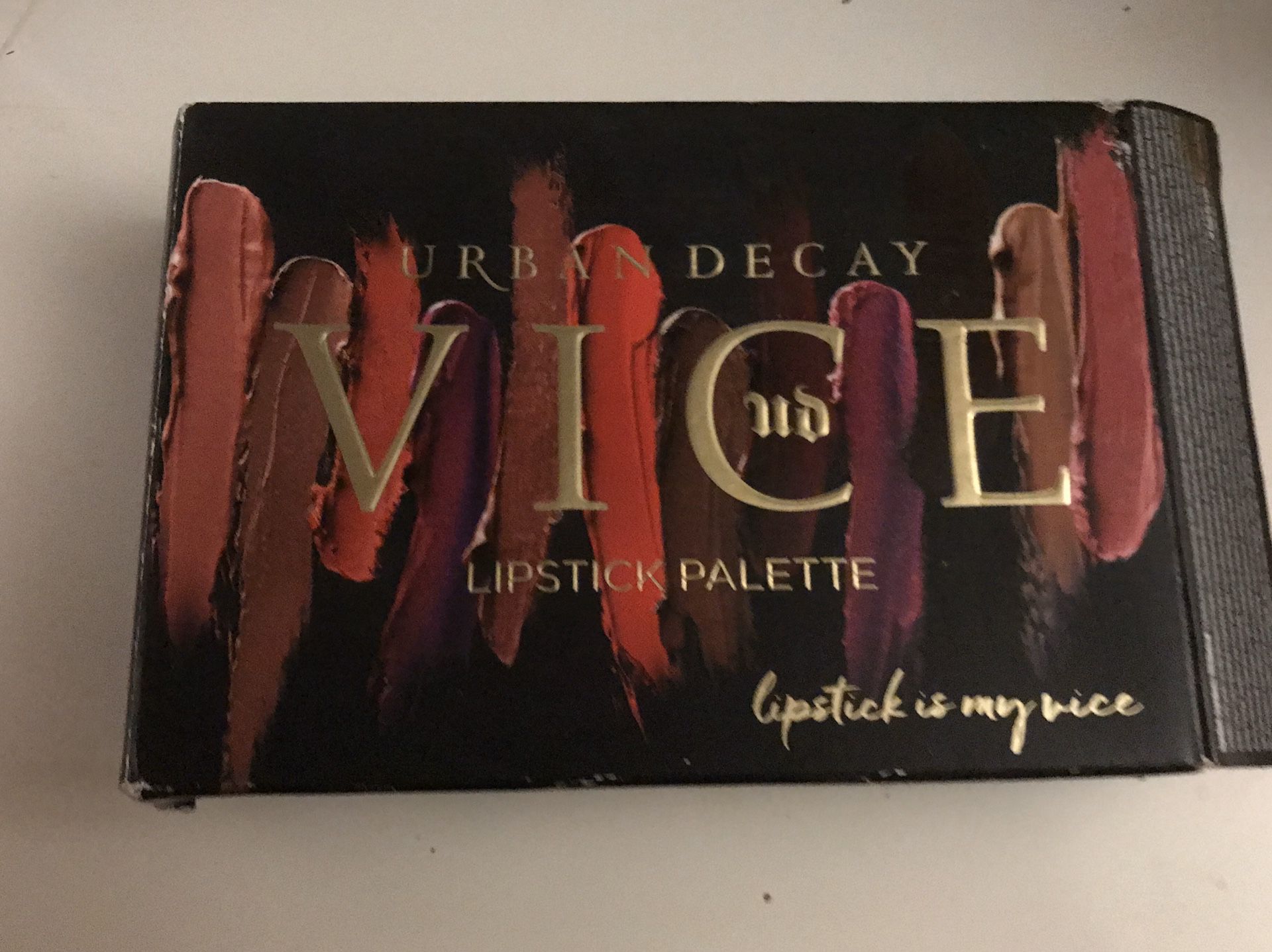 Urban Decay lipstick palette