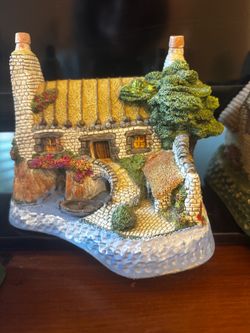 Miniature Cottage Figurine Collectible