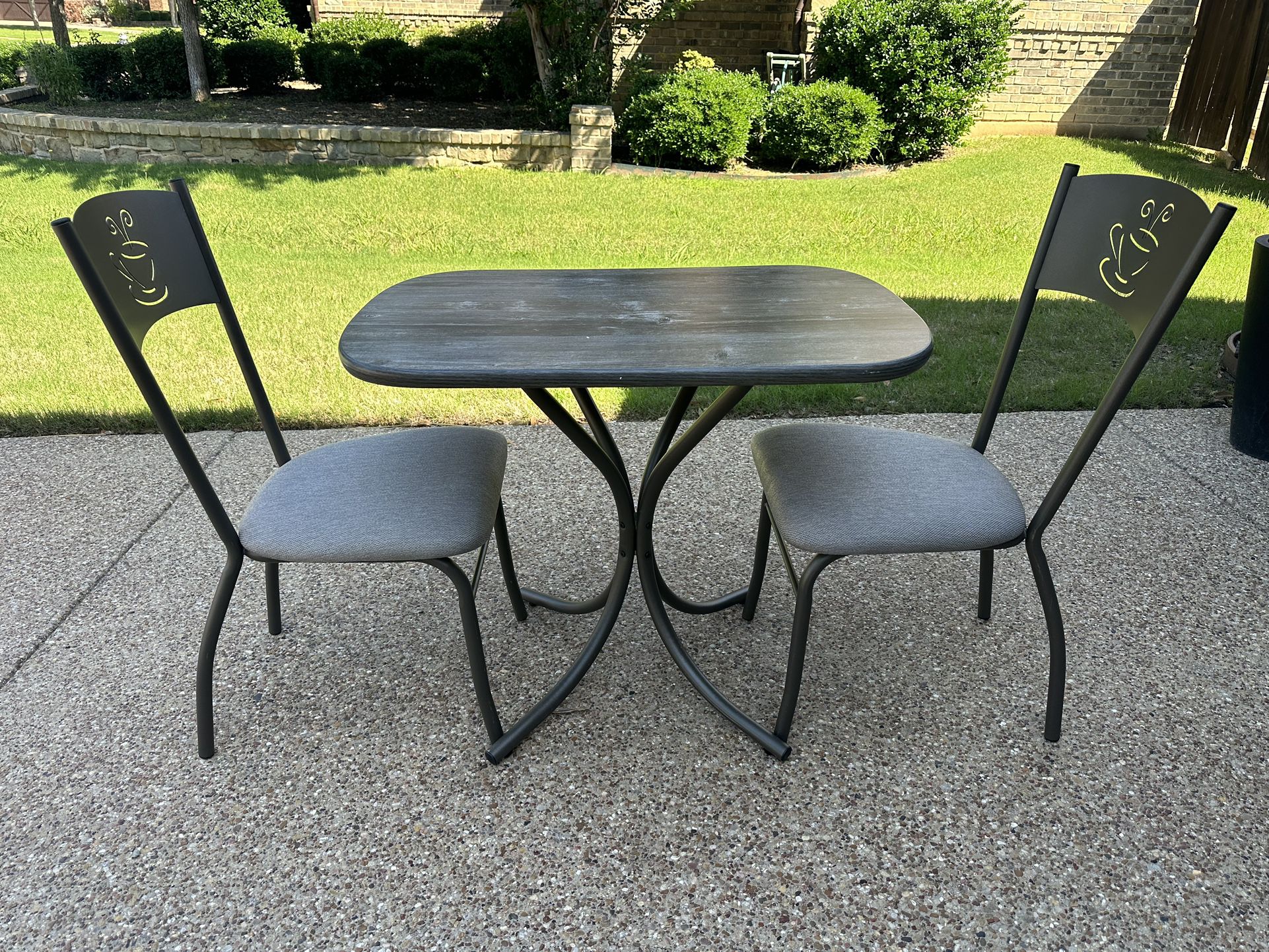 Bistro Set 2 Chairs 1 Table