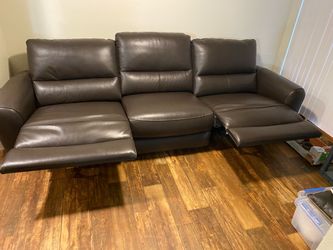 Macy's Leather 3-Seat Power Reclining Sofa - Used ~9 Months - Brown -  (Bellevue / Bel-Red)