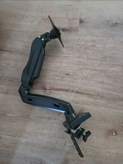 Monitor Arm - up to 32" Monitors