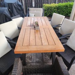 Patio Table & 8 Chairs