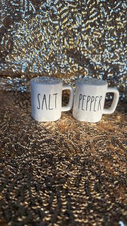 Rae Dunn salt pepper
