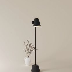 Gantri Floor Lamp Carbon Black Dimmable