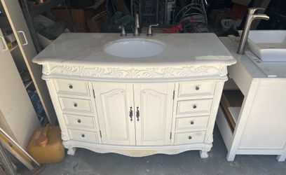 Benton Collection - Beckham 48.25 in. W x 22 in D. x 36 in. H Bath Vanity in Antique White With White porcelain Sink and White Marble Top Benton Colle