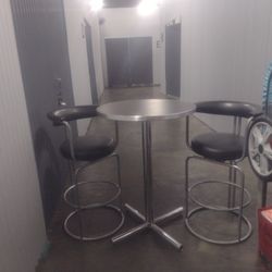 Table And Chairs 